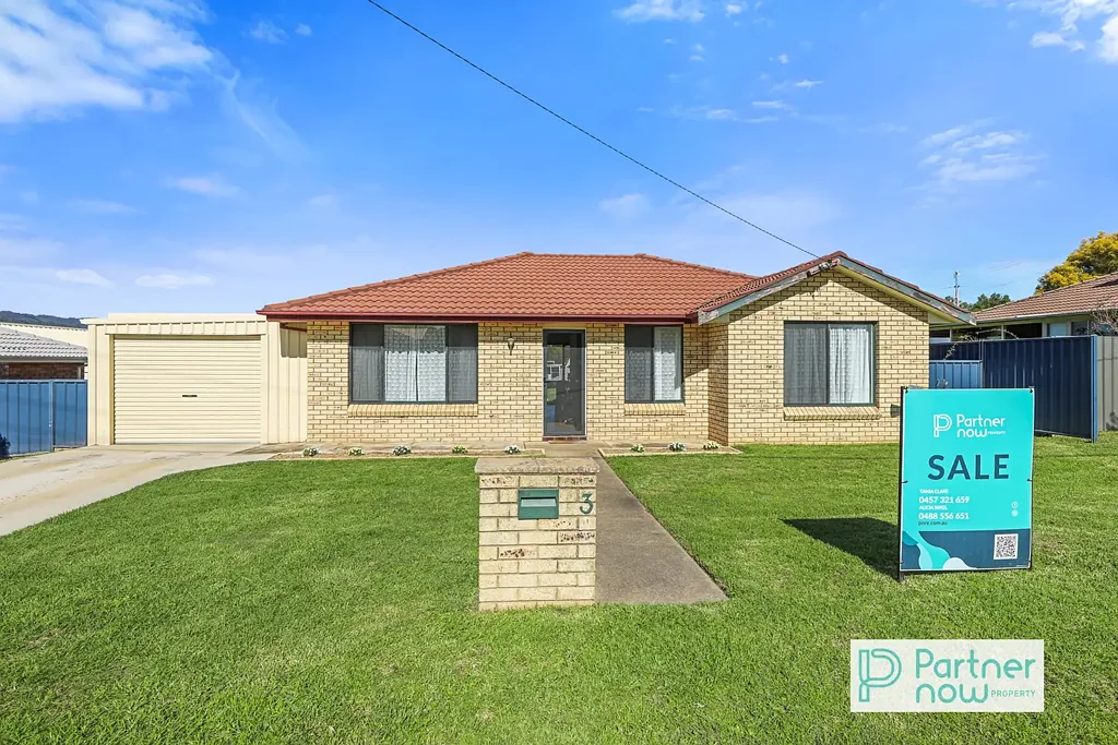Three-Bedroom Home in Charming Kootingal Village