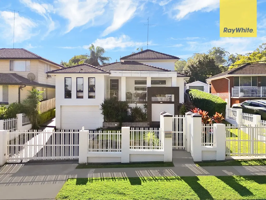 Greystanes 5Zimmer Multi-Generational Living with Studio Accommodation & Exceptional Storage