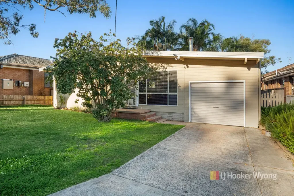 Wyongah 3Kwarto Spacious Three-Bedroom Home with Sunroom, Great Yard & Granny Flat Potential