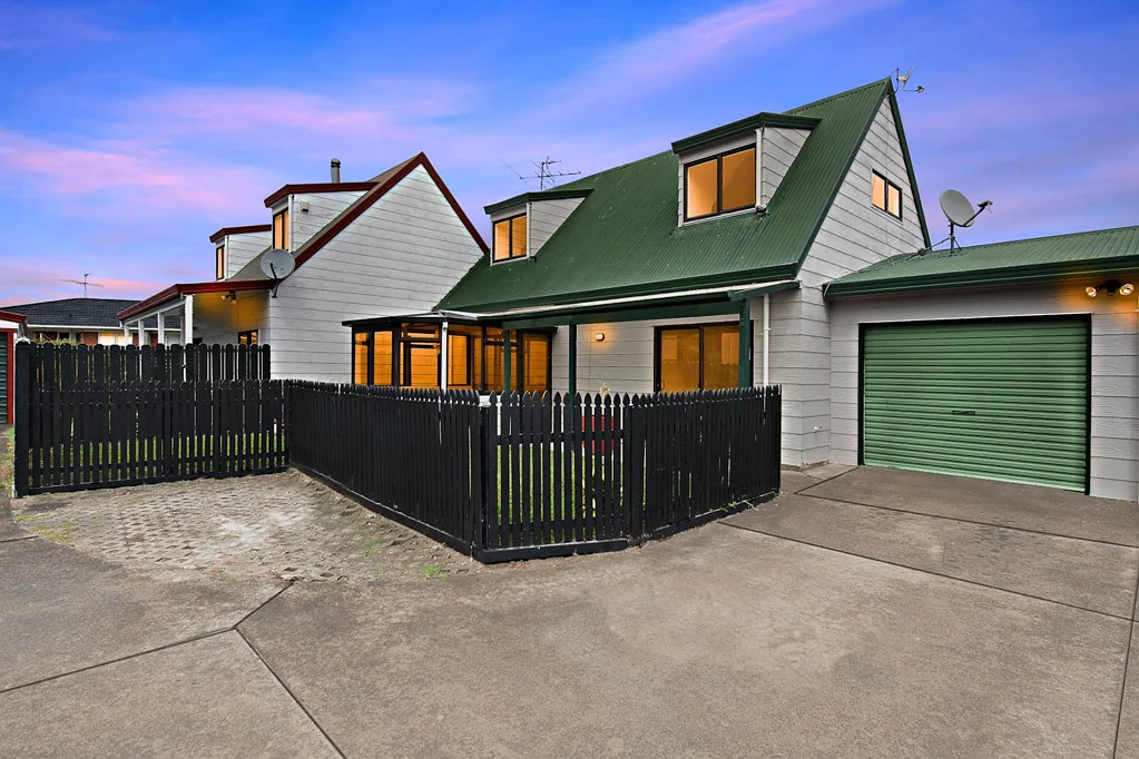 2/27 Buckingham Crescent, Papatoetoe, Manukau City, Auckland
