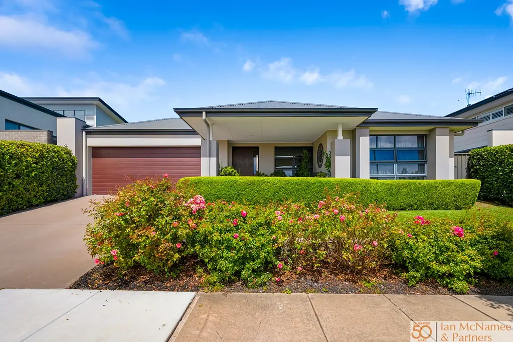 Spacious & Modern 4-Bedroom Family Home for Rent!