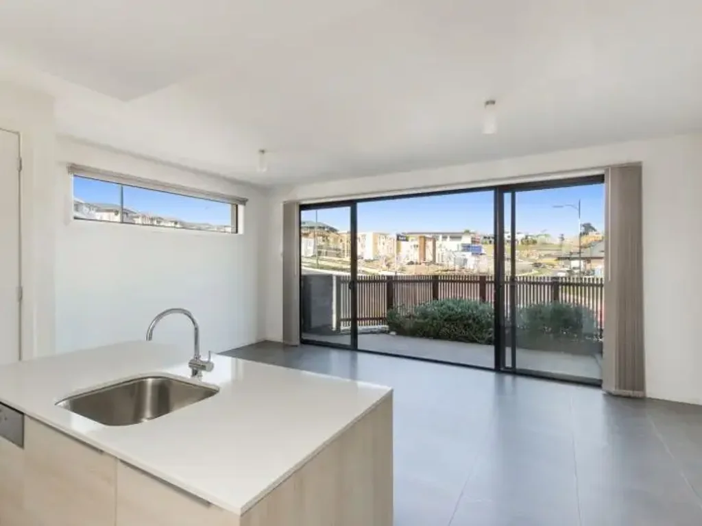 Three Bedroom Townhouse in Valley Lake Estate