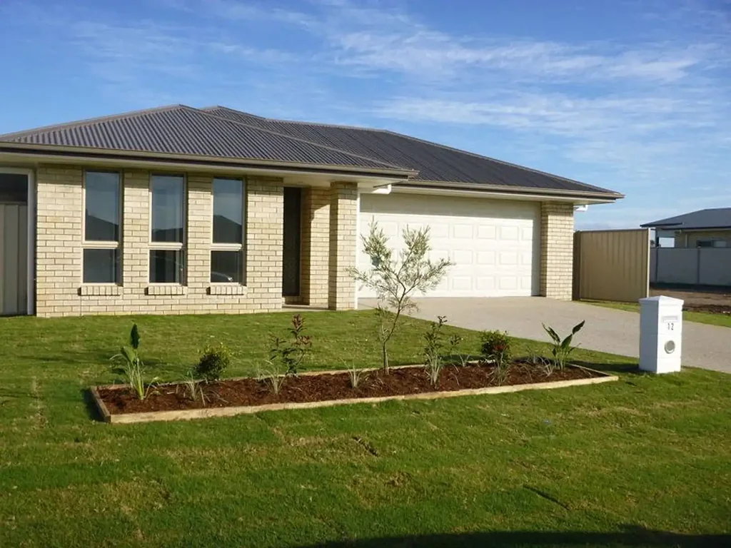 MODERN HOUSE IN QUIET LOCATION