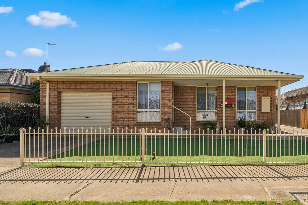 Mooroopna 2ਬੈੱਡਰੂਮ Lovely 2-Bedroom Unit, on its own Title!