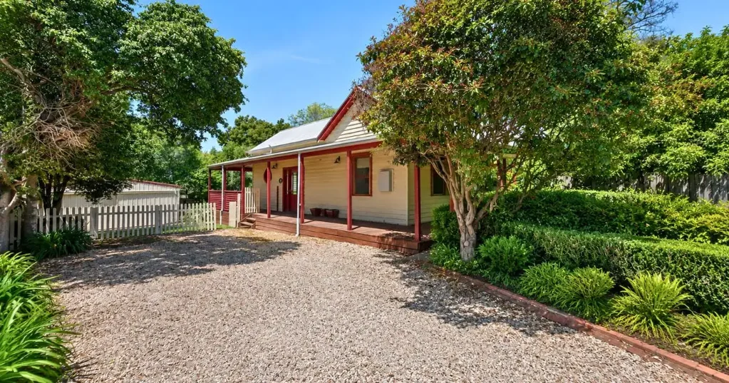 Romsey 2 Bedroom Daisy Cottage