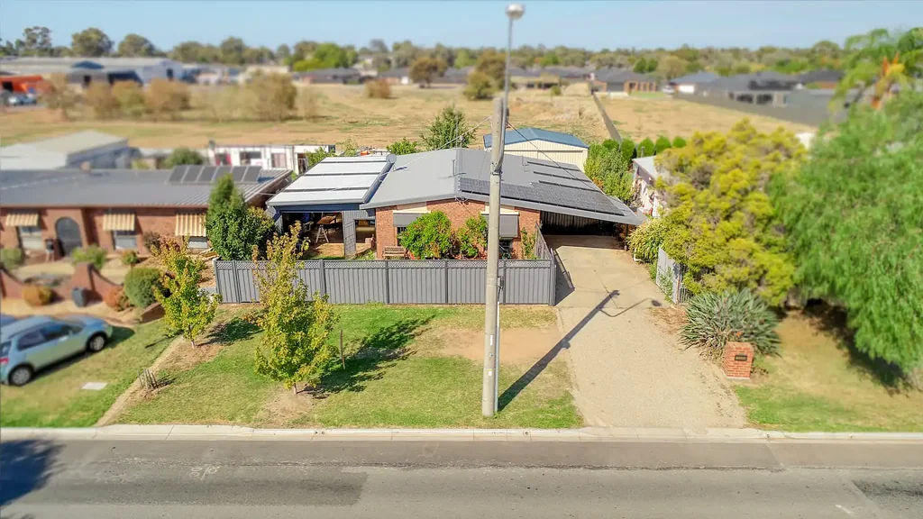 Charming 3-Bed Home + Private Studio/Bungalow – Exceptional Value in Kialla