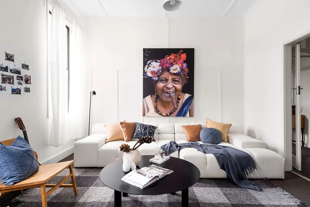 Four-bedroom residence occupying the whole of the first floor of this landmark corner terrace