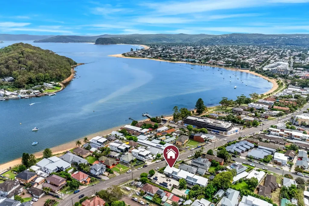 Booker Bay 3房  Contemporary Townhouse in Premier Beachside Location.