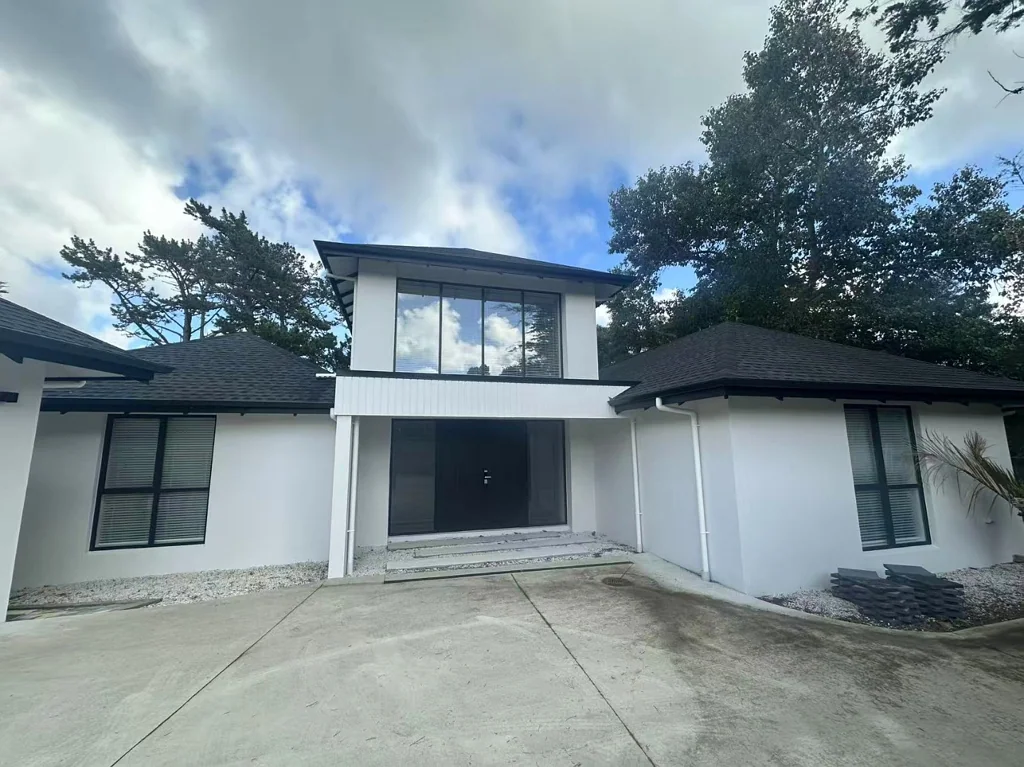 Spacious Luxury Family Home in Greenhithe