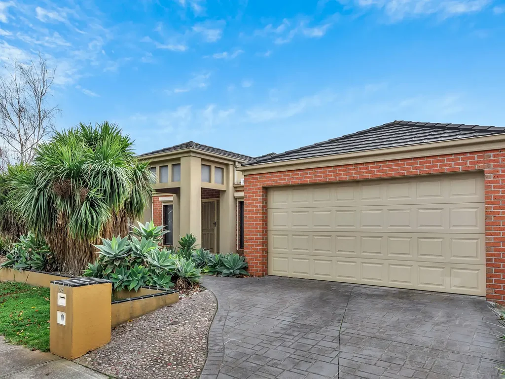 IMMACULATE FAMILY HOME - CONQUEST PARK ESTATE