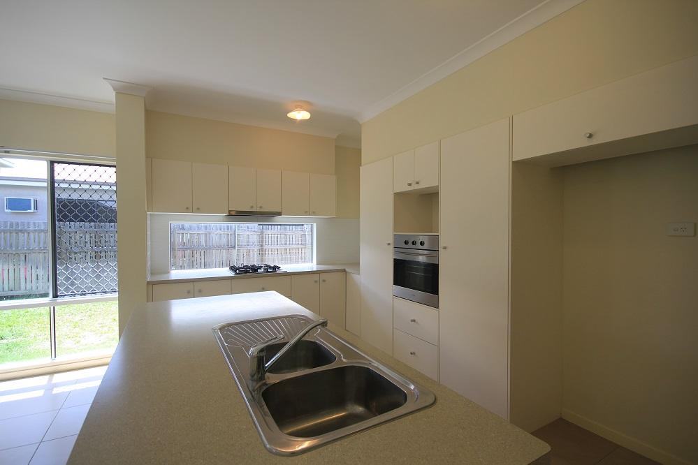 10 YARRA CR, KELSO QLD 4815, 0 Bedrooms, 0 Bathrooms, House