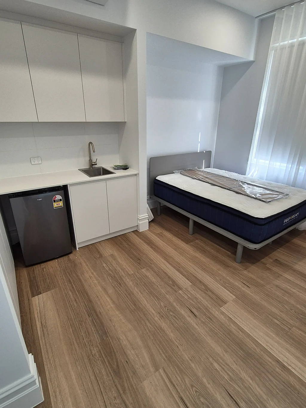 9 Beds, 9 Ensuites, 9 Kitchenettes house for rent
