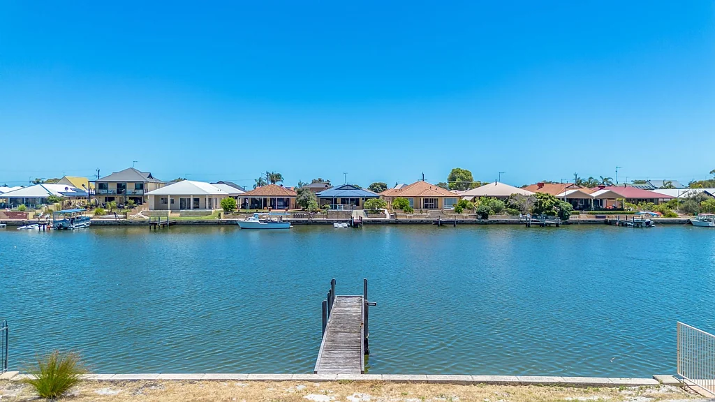 34 MURRAY WATERS BOULEVARD, South Yunderup, WA 6208