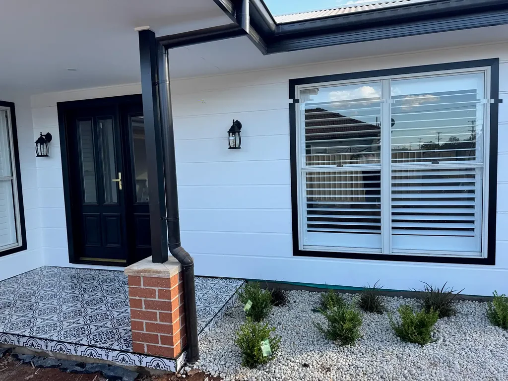 Dubbo 4બેડરૂમ A Stylish New Build in a Prime Central Location