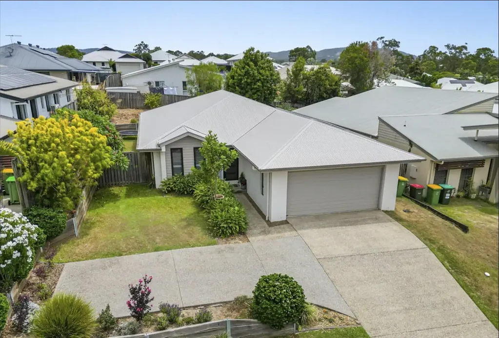 Family friendly home for rent in Ormeau!