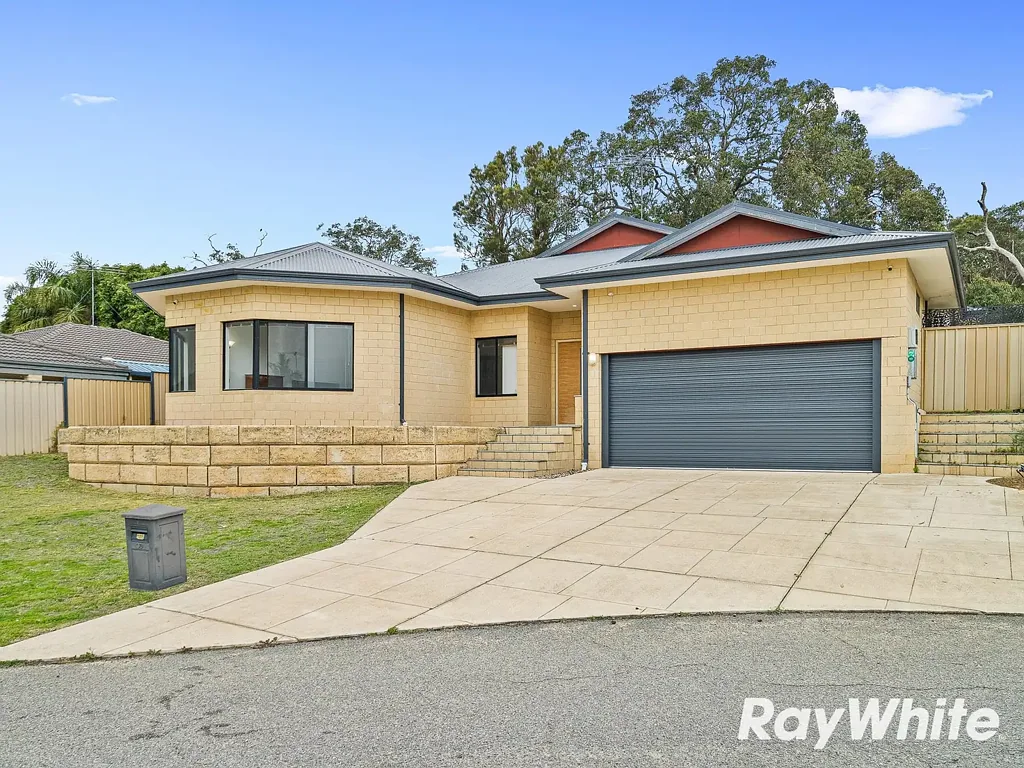 Dawesville 4房  Elevated Family Living with Soaring Ceilings