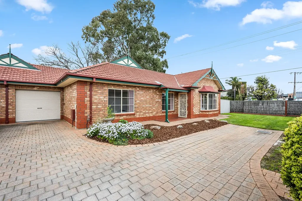 Warradale 3ਬੈੱਡਰੂਮ Refined Low-Maintenance Living in the Heart of Warradale