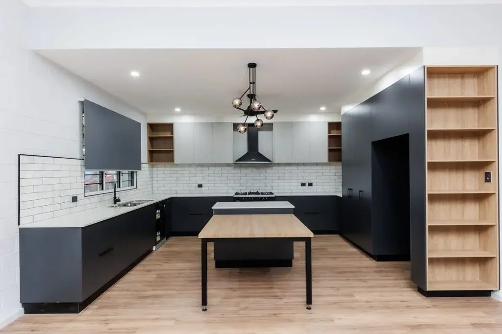 Luxurious 3-Bedroom Rental with Outdoor Terrace