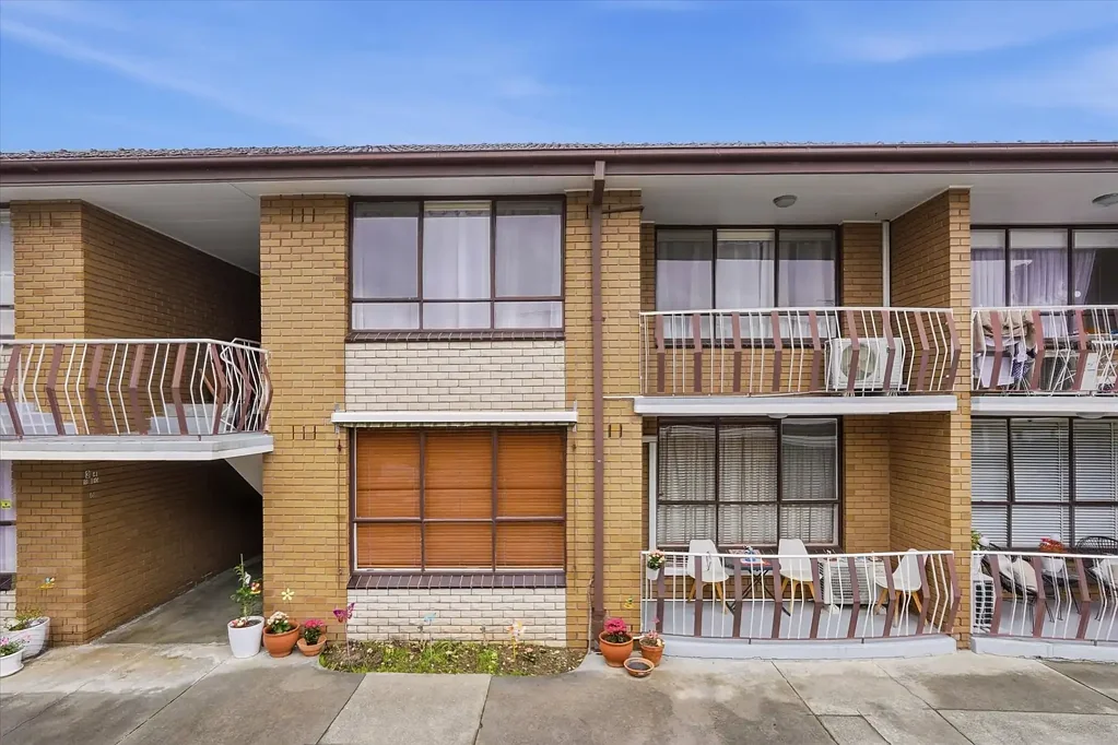 Charming 2-Bedroom Apartment in the Heart of Williamstown