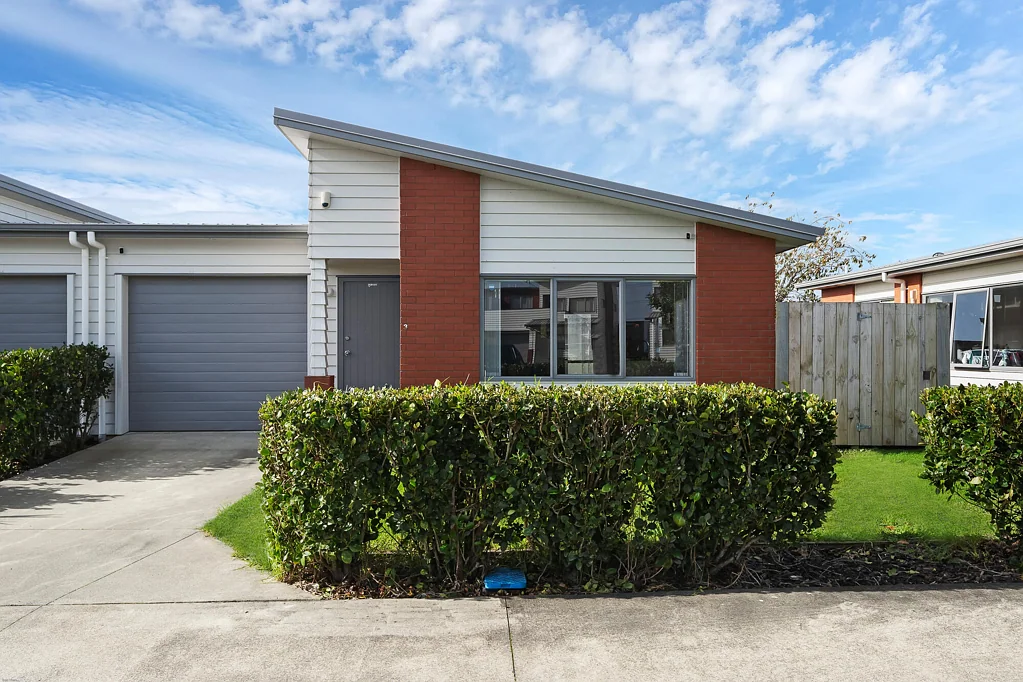 Rosehill 2 Bedroom Nest or Invest
