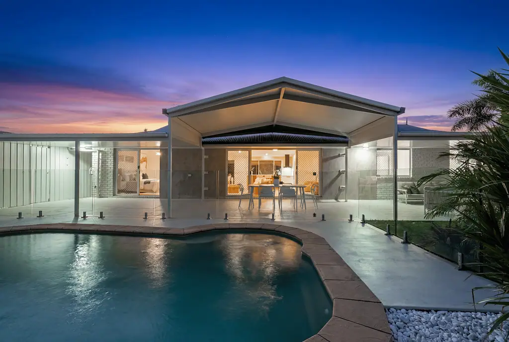Beachmere 4غرفة نوم Offers over $1,080,000