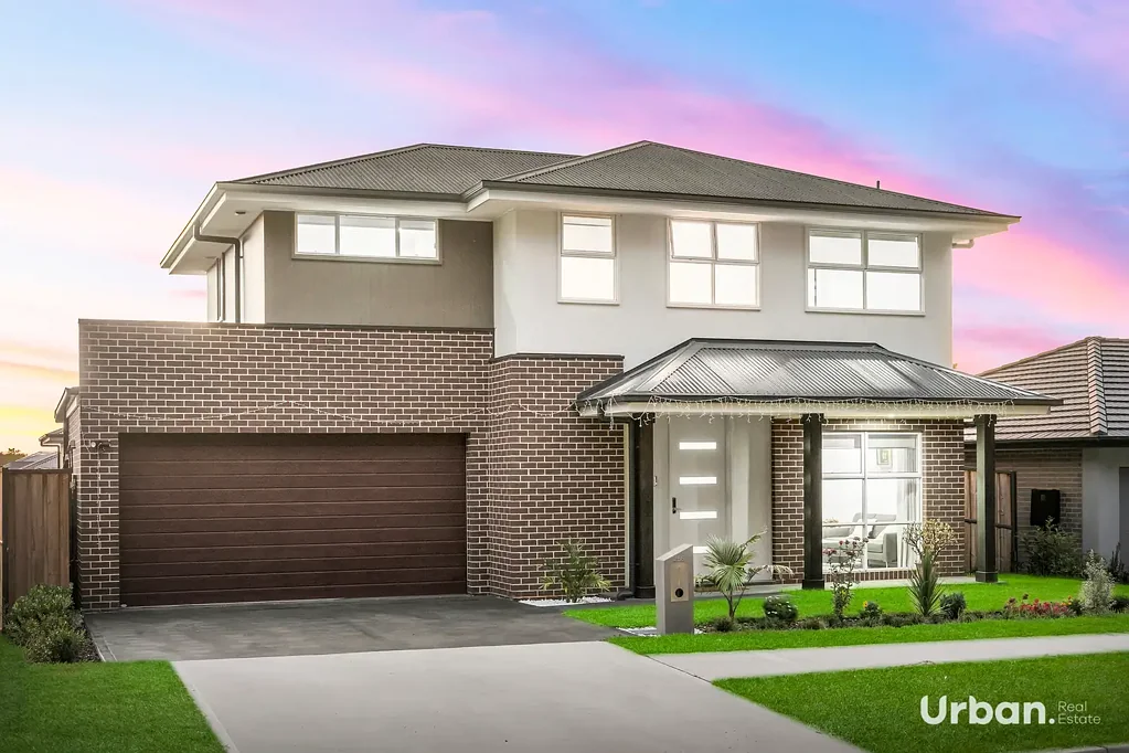 Vineyard 4 Bedroom Immaculate 4-Bedroom Rawson-Built Family Home