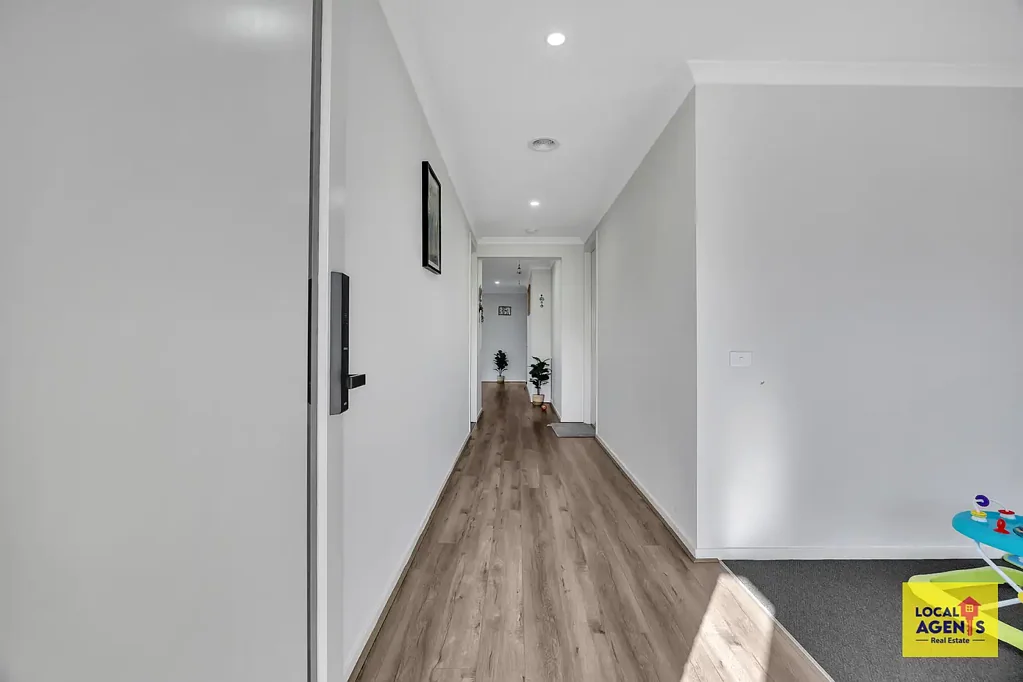 Tarneit 4Zimmer Stunning Family Living in the Heart of New Haven Estate, Tarneit ...