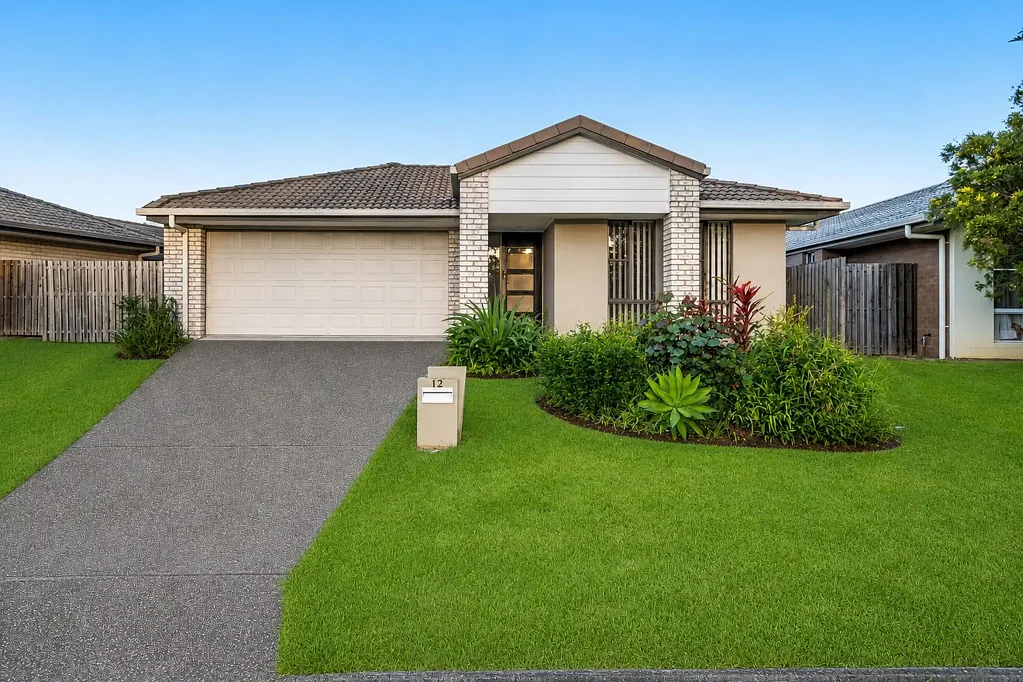 Spacious family home with the bonus of solar battery