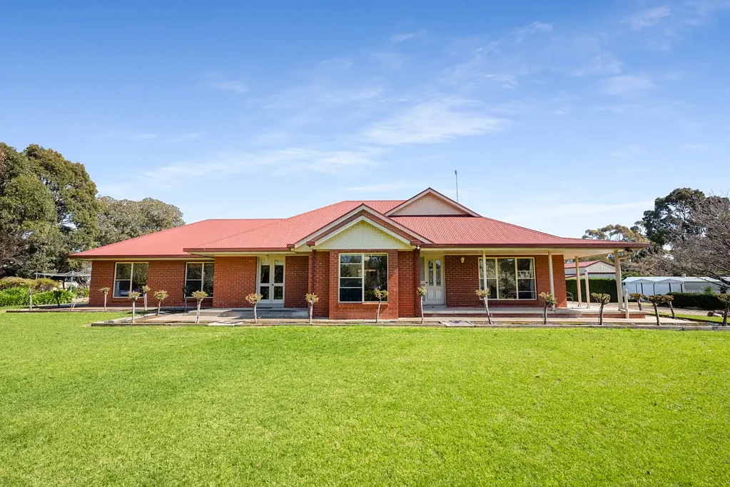 Naracoorte 5બેડરૂમ Expansive family living with an exceptional country lifestyle