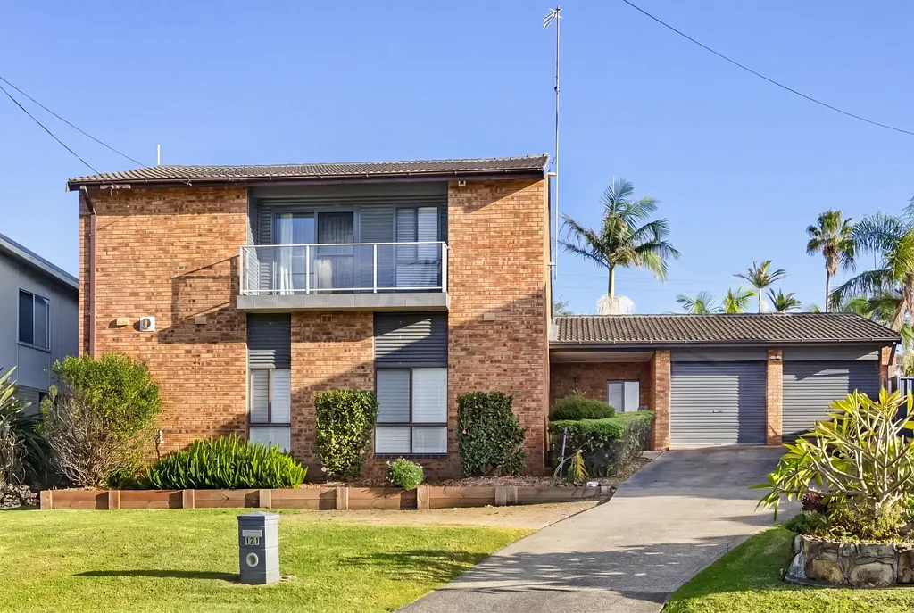 Kiama Downs 5房  A substantial coastal home with exceptional family credentials
