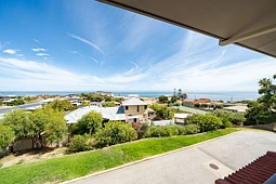 4/13 Sussex Place, Halls Head