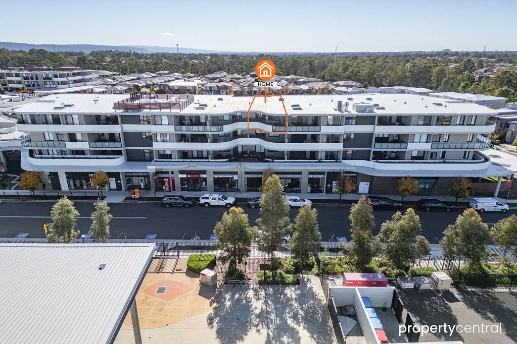 Glenmore Park 2 Slaapkamer Top Floor Living, Village Convenience - This Is The One!