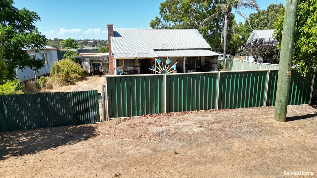 8 Ladyman Street, Kojonup, WA 6395
