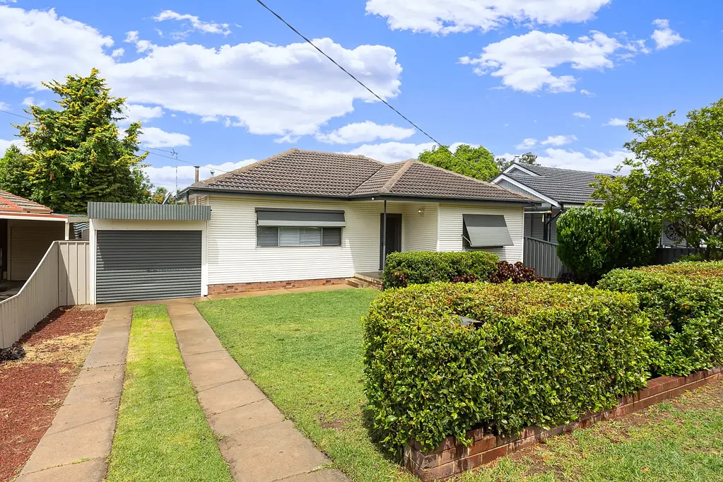 25 Kennedy Avenue, Kooringal, NSW 2650
