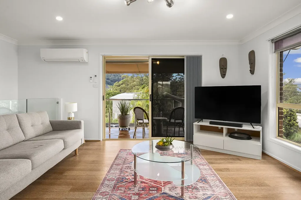 Coffs Harbour 3房  Stylish Coastal Retreat in a Quiet Coffs Harbour Cul-de-Sac
