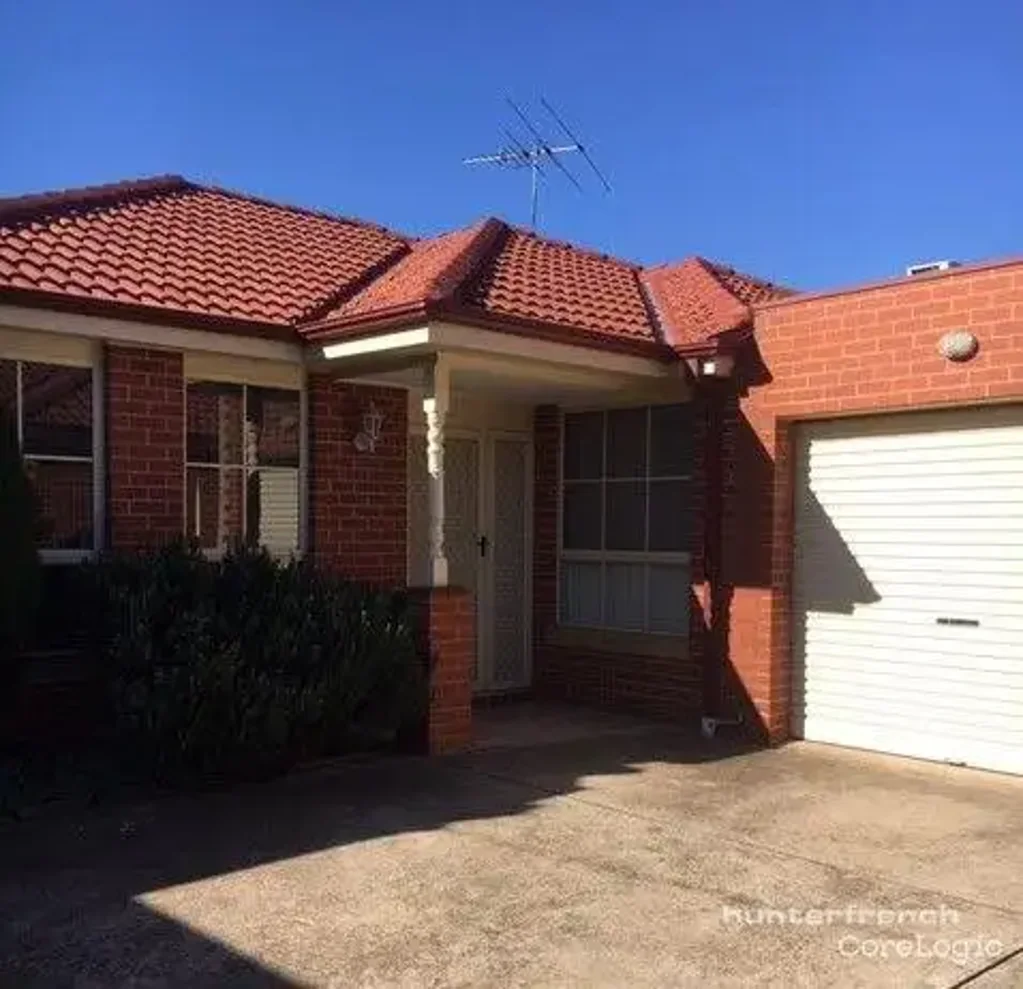 NEAT AND TIDY REAR VILLA UNIT