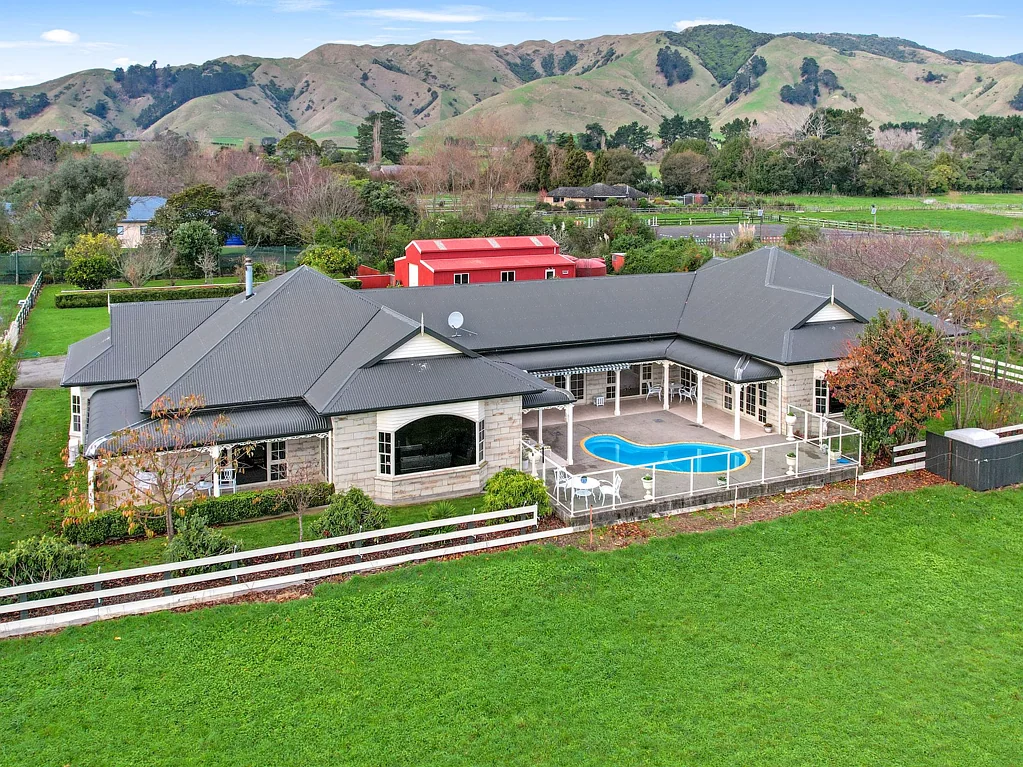 Te Horo 4Kwarto Country Lifestyle on a Grand Scale
