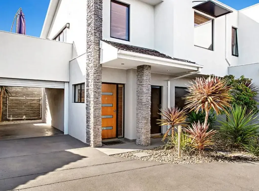 Open Plan Living at its Finest!