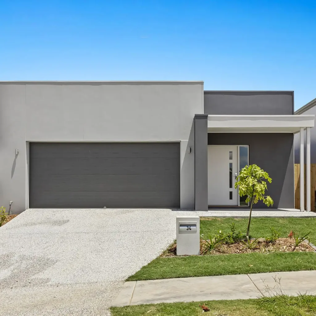 Modern 4 Bedroom Family Home in Greenbank