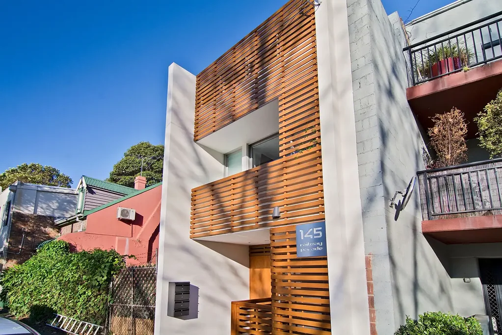 Erskineville 4 Bedroom A boutique block for sale in one line