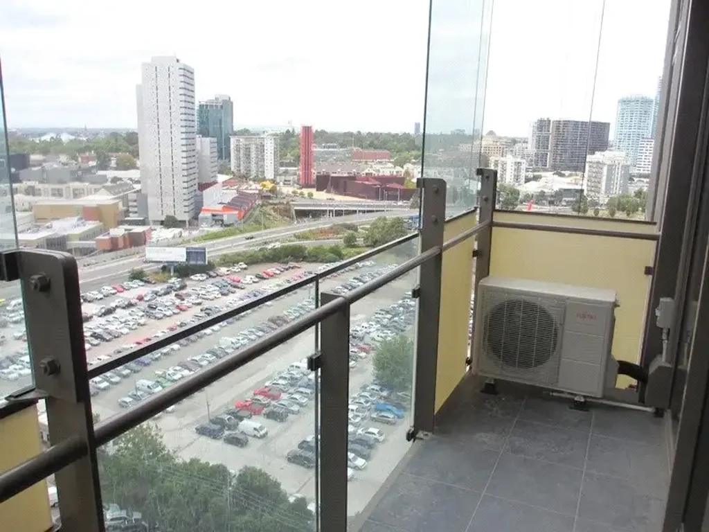 Epic: 14th Floor - Stunning One Bedroom Apartment Close to the River!