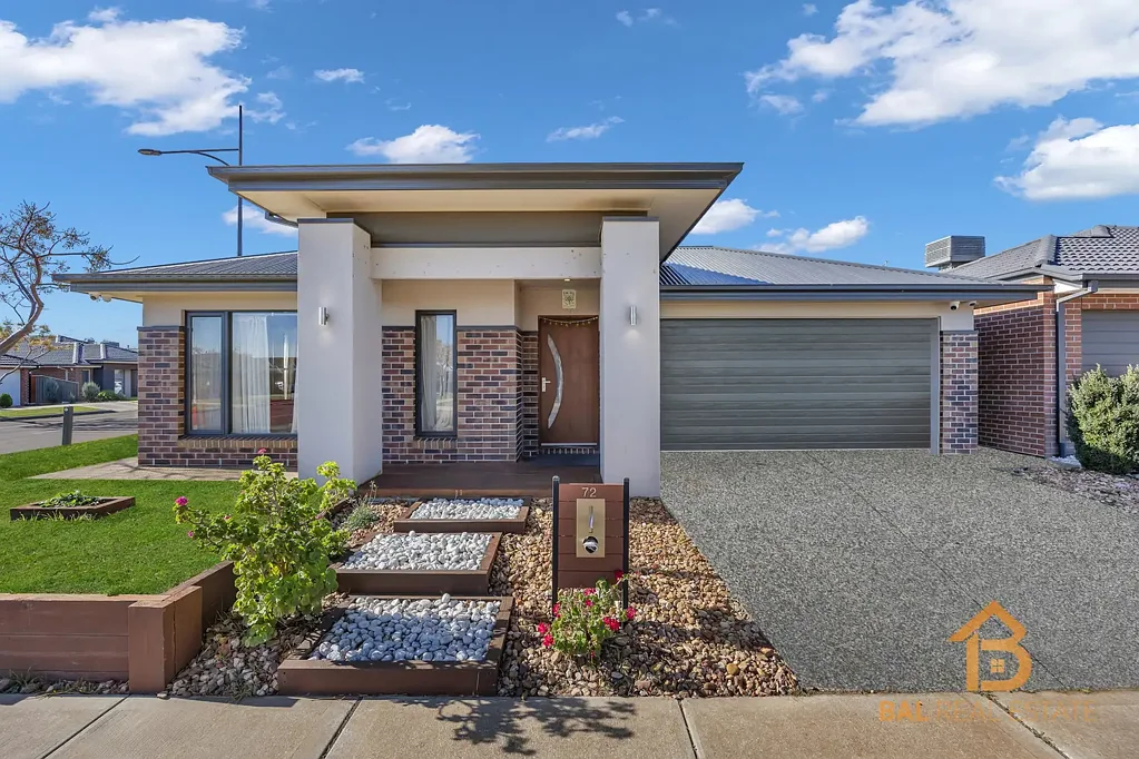 Move-In Ready Family Home in a Prime Cobblebank Location