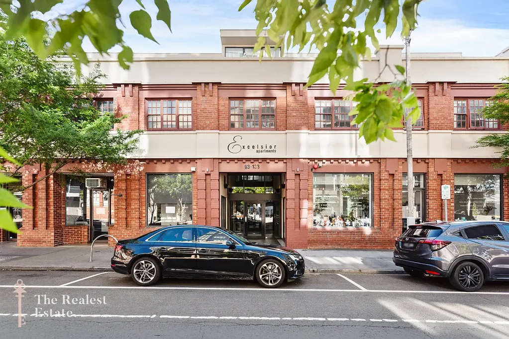 Preston 2Zimmer Live the High Street Lifestyle in the Iconic Excelsior Apartments!
