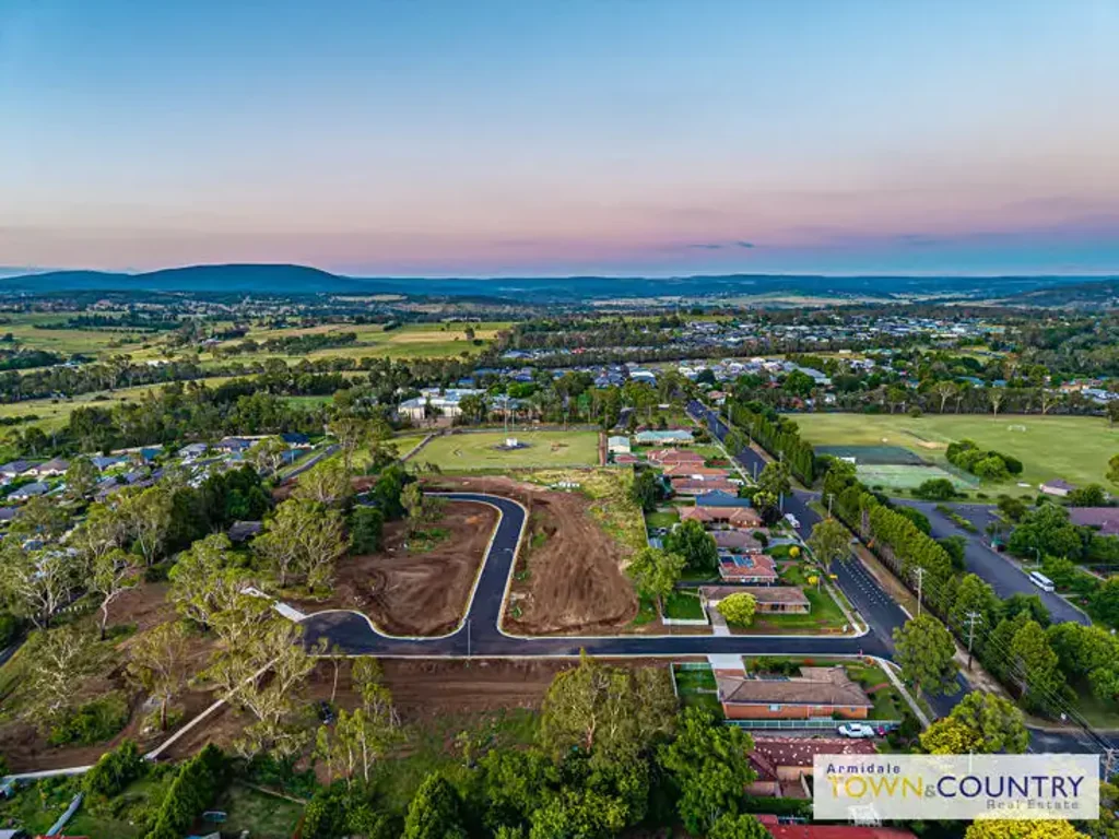 Armidale 9 Eric Avenue