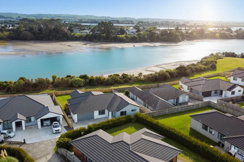 Waiuku 6ਬੈੱਡਰੂਮ Brand New Waterfront Haven