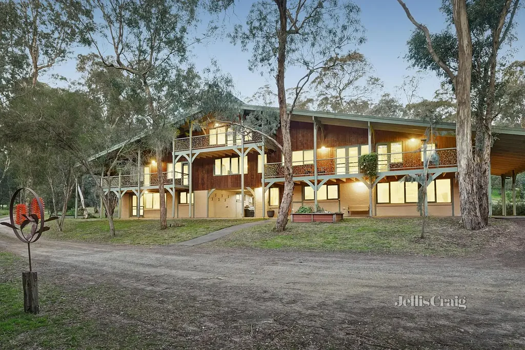 Eltham 6ਬੈੱਡਰੂਮ A multi-generational, Chalet style sanctuary
