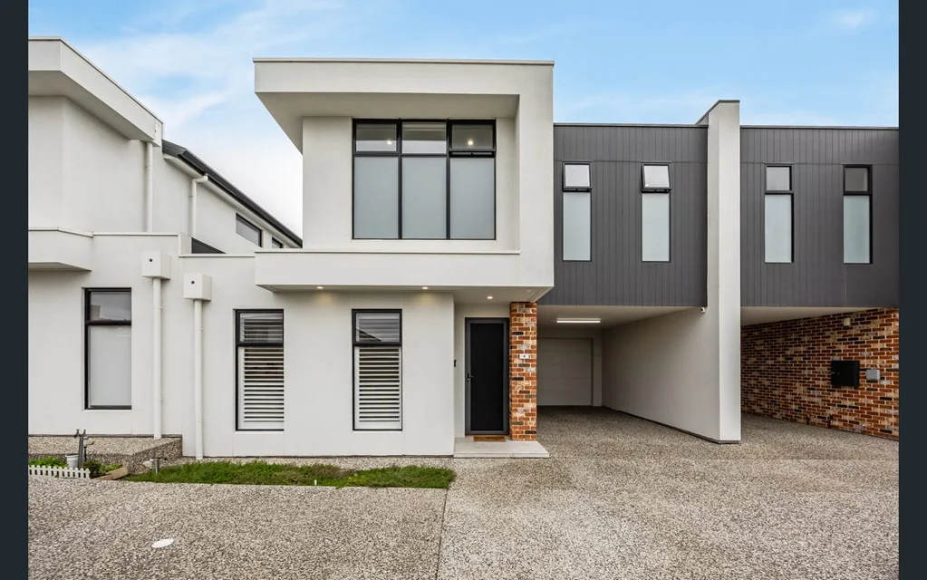 Fantastic 3 bedroom townhouse (Please register to be notified of open inspection)