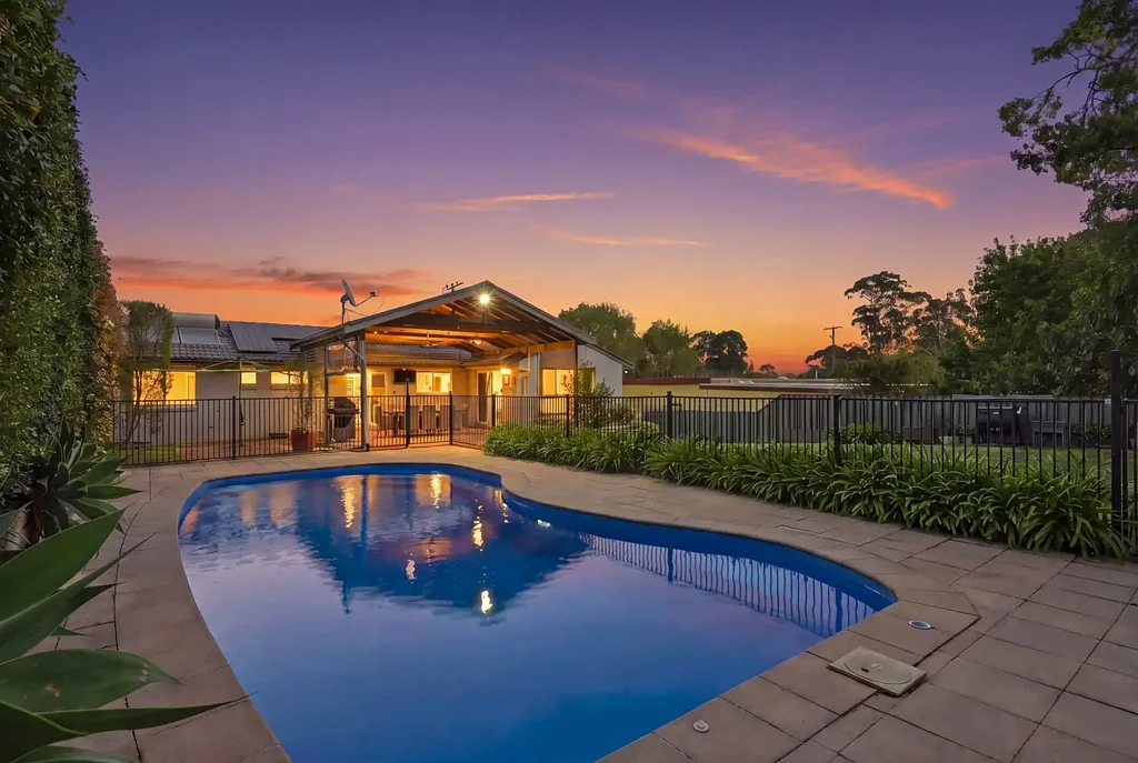 Warnervale 4कमरा 1,416sqm of Space, Privacy & Family Living