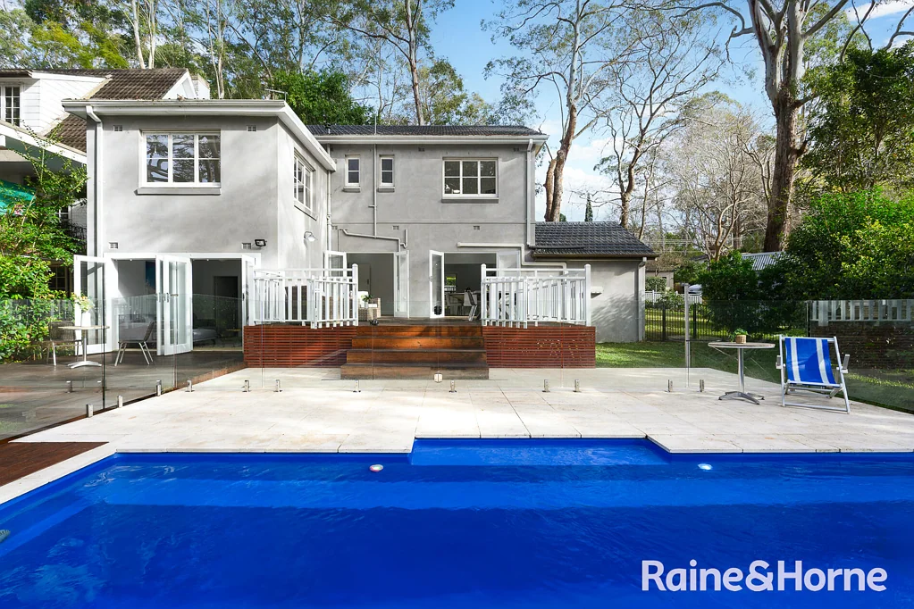 Pymble 5房 优雅的东区家庭休憩之所，尽享度假村式娱乐 Elegant East Side Family Retreat with Resort-Style Entertaining