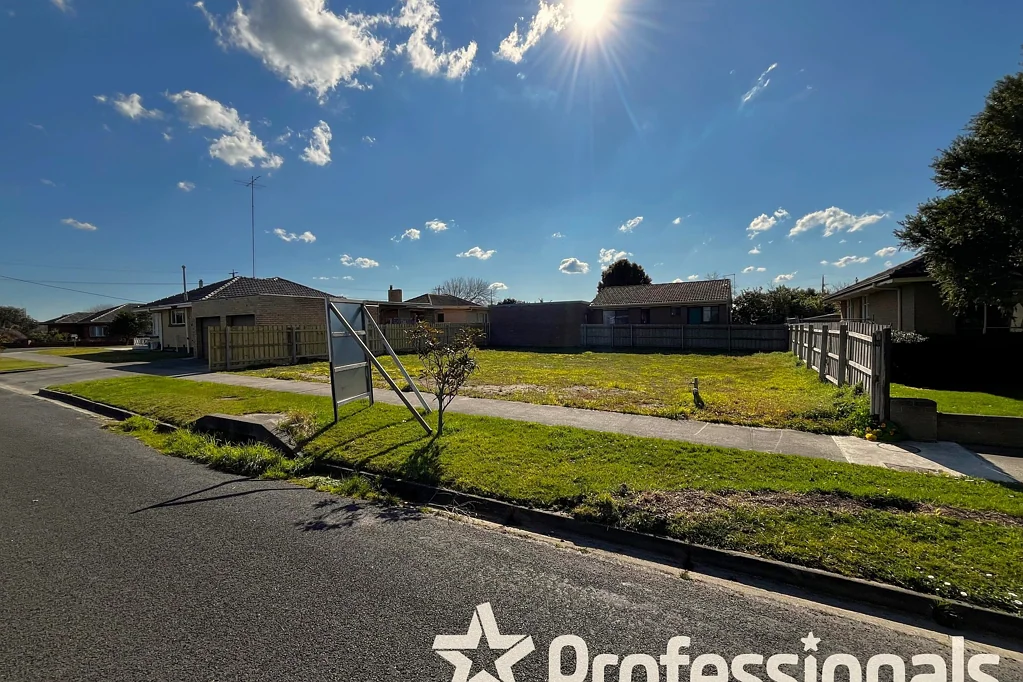 Yarram 3ห้องนอน Building Block in Central Yarram Being Sold with Plans. Now Price Adjusted!